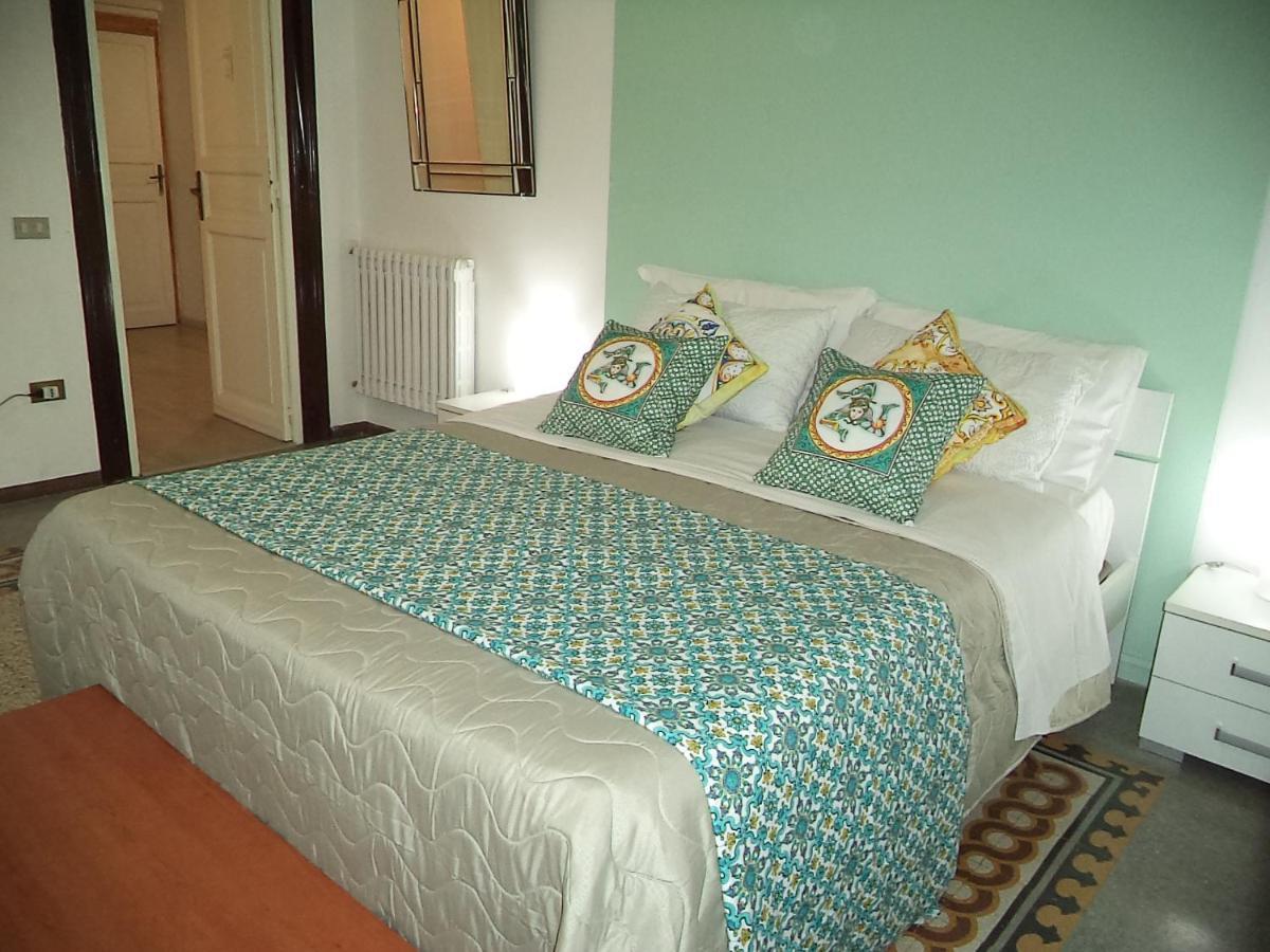 Locami Palermo Centro Rooms Exterior photo